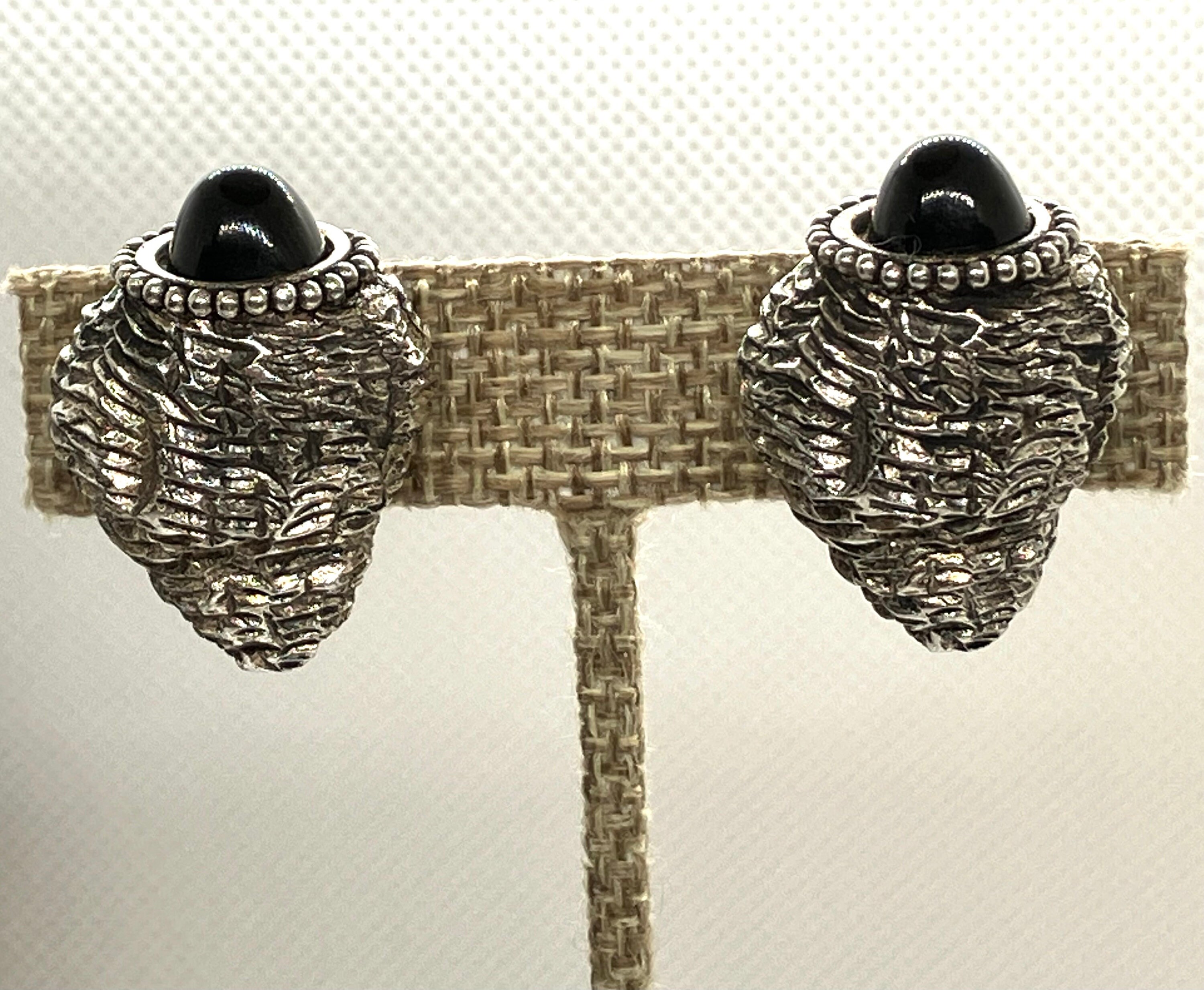 Vintage Silvertone & Black Cabochon Linda Levinson Clip on 