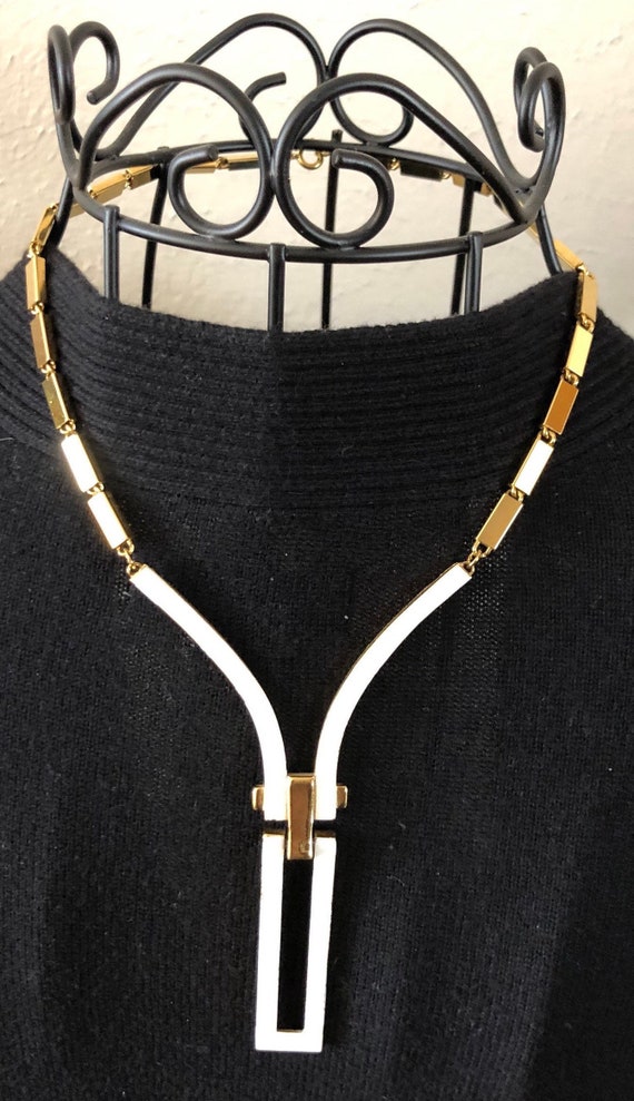 Vintage Trifari Geometric White & Gold-tone Neckl… - image 2