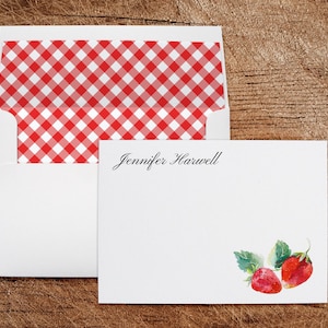 Papeterie Cartes de notes personnalisées | Enveloppes doublées | Fraises Vichy Rouge Vérifier | Lot de 10