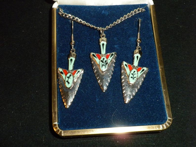 Vintage Marquis Collection Southwestern Arrow Head Silver tone Necklace and Earrings