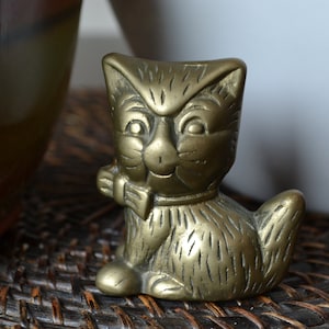 Vintage Solid Brass Cat/Kitty Figurine - FREE Shipping within the USA