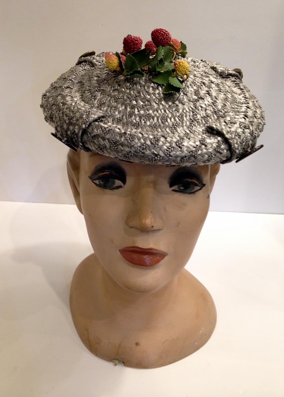 1940 display picture 1