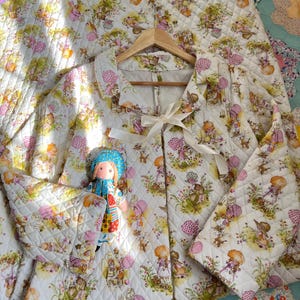 Vintage 70s Holly Hobbie Print Pastel Quilted Coat / Cottagecore / Prairie Coat / Quilted Jacket