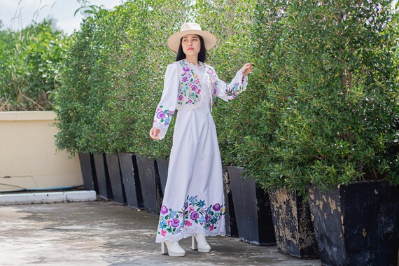 Vintage Hungarian Kalocsa Embroidered Dress