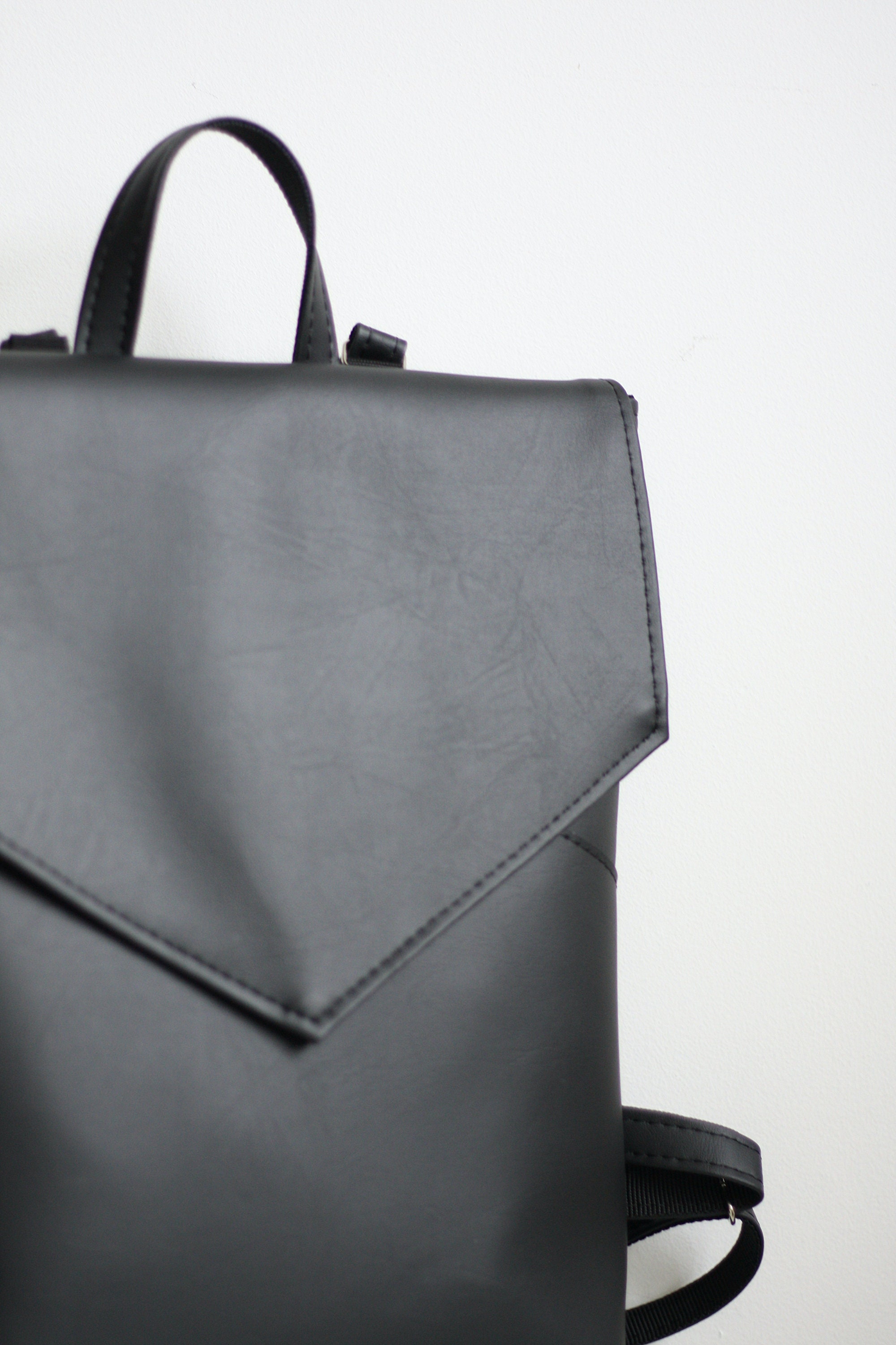 Mochila Clásica Minimalista Amplio Negro | Moda De Mujer
