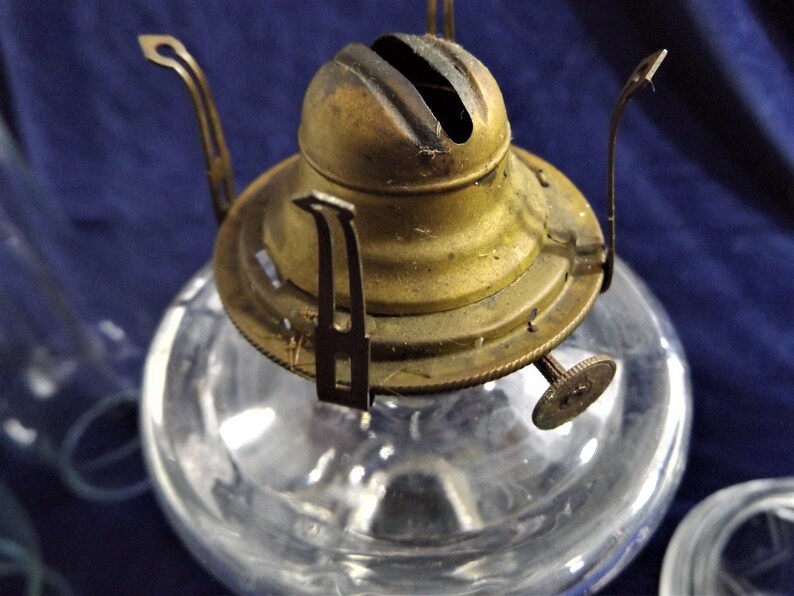 Pair of Vintage Oil Lamps Identical but Different Sizes Drip Etsy