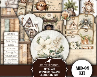 Puede incluir: Un kit digital imprimible para manualidades con temática invernal. El kit incluye imágenes de una acogedora chimenea, una casa nevada, un pájaro, un reloj, una taza, una flor y una variedad de otros elementos invernales. El kit también incluye el texto "Hygge Winter Home Add-On Kit Printable".