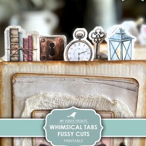 Op de afbeelding: Printbare, grillige tabs met gedetailleerde uitsnijdingen met afbeeldingen van een sleutel, een klok, een lantaarn, een stapel boeken en een sleutelgat. De tekst "My Porch Prints - Whimsical Tabs Fussy Cuts Printable" staat op een blauwe banner.