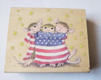 Patriotic Wrap House Mouse HMKR1005~Rubber Stamp Stampabilities Flag 2003