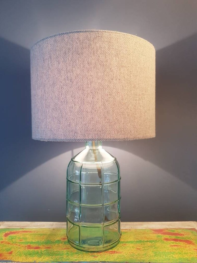 Recyclé Gris Jour À Bouteille Abat Avec Upcycled Lampe Chevrons wkn0OP