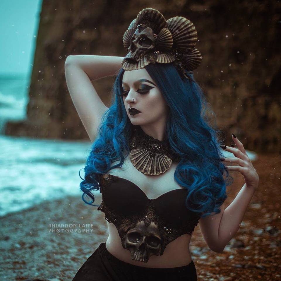 SIREN OF DOOM Dark Mermaid Crown Skull Bone Headpiece Gothic Haute Couture  Halloween Headdress Evil Queen Seductive Sea Witch Macabre Art - Etsy