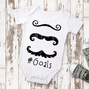 Objetivos svg-bigode svg-engraçado svg-baby boy-kids roupas-bigode camisa-Cricut-Silhouette-Scrapbooking-Cut Design-imprimível-ferro em camiseta