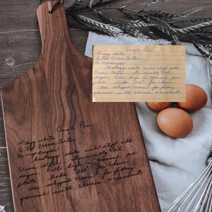 Recipe Cutting Board | Handwritten Engraving | Personalized Bread Board | Housewarming | Christmas Gift For Mom | Gift for Grandma