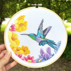 Hummingbird Embroidery Kit, Complete kit with detailed instructions