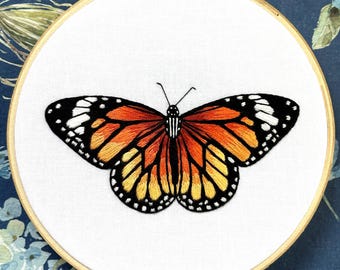 Kit Broderie DMC Butterfly Garden Par Aurora Menendez - Niveau Intermédiaire - Fil 6 Brins