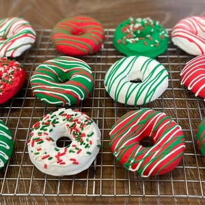Gourmet Christmas Dog, Horse and Cow Crunchy Donuts Treats, baked to order, Peanut Butter or Oat and Molasses 12 pack - You Choose Flavor