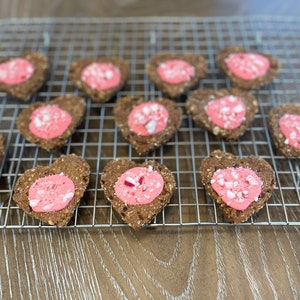 Gourmet Horse & Cow peppermint Treats, Hearts - baked to order, Oat and Molasses 12 pack Baked to order, gifts