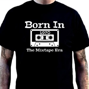 Retro Geburtstag T-Shirt geboren (Jahr hinzufügen) der Mixtape Ära ideal für Musik-Fan, Musik Tape mit Geburtsdatum lustiges Geschenk für Männer & Frauen T-Shirt.