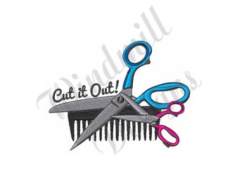 Może przedstawiać: Para niebieskich i różowych nożyczek z czarnym grzebieniem, z tekstem "Cut it Out!" w kolorze czarnym.