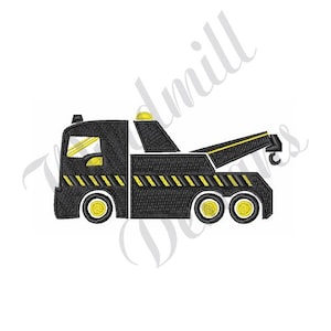 Puede incluir: Camión de remolque negro con rayas amarillas y una luz amarilla en la parte superior. El camión tiene un brazo de grúa con un gancho.