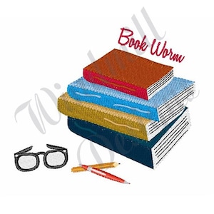 Pode incluir: Uma pilha de livros coloridos com o texto "Book Worm" acima deles. Há também um par de óculos e um lápis e uma caneta.