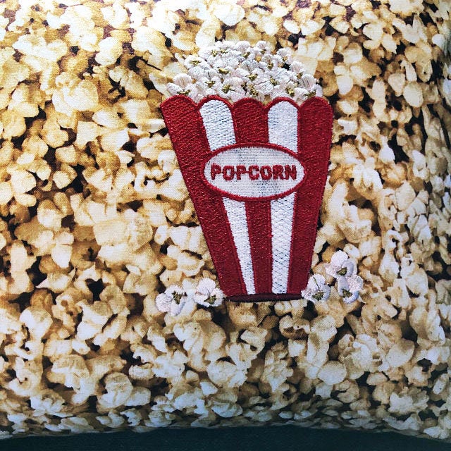 Personnalisé Nom films Popcorn TRAITE Snacks panier-cadeau 3 tailles disponibles Personnalisé Nom films Popcorn TRAITE Snacks panier-cadeau 3 tailles disponibles
