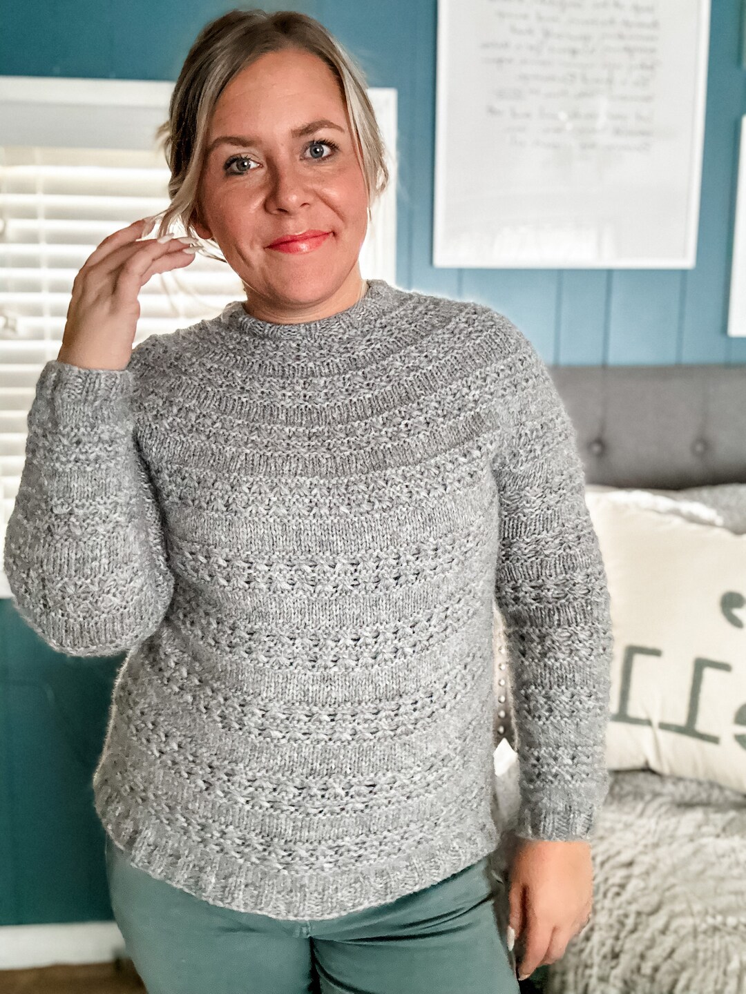 Knitting Pattern, Circular Yoke Sweater, Seamless Sweater Christmas Sweater, Worsted Weight