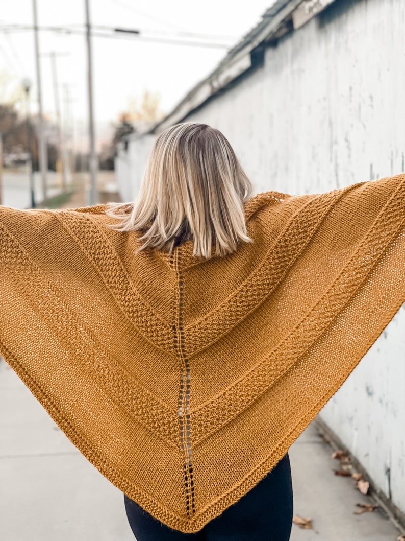 Knit Triangle Scarf, Knit Shawl Pattern, Simpliciknit Shawl, Cute Knit Wrap, Cozy knit pattern image 2