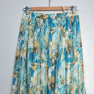 Vintage 80s Floral Print Pleated Skirt: Green & Yellow Midi