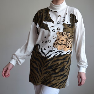 Vintage 90s leopard print pullover blouse, animal print 90s blouse, turtle neck blouse with long sleeeves, 90s hipster blouse, M