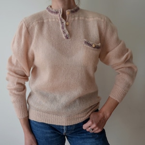 Vintage 80s pale pink kid mohair blend sweater, soft wool blend pullover, Made in Italy, XL, cottage core, vintage feminine knitwear