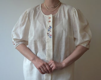 Vintage 80s cream puff sleeve folk blouse, dirndl style blouse, Austrian blouse, peasant ecru embroidered blouse, cottage core, 44 DE