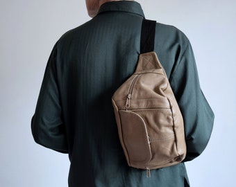 Vintage 90s taupe brown / beige leather fanny pack, hands free belt bag, festival bag, men's waist bag, traveller bag, hipster waist pouch