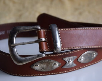 Vintage 90s brown leather western belt, high waist belt, 90s festival belt, leather and metal belt, statement belt, embellished belt, 95 cm