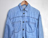 Vintage 90s Betty Barclay denim shirt, light blue denim shirt, oversized shirt, hipster shirt, Made in Italy
