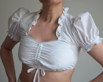 Vintage white Dirndl crop top, folk / boho blouse with puffy sleeves, hippie / peasant blouse, cropped folk festival top, Oktoberfest, 36 DE