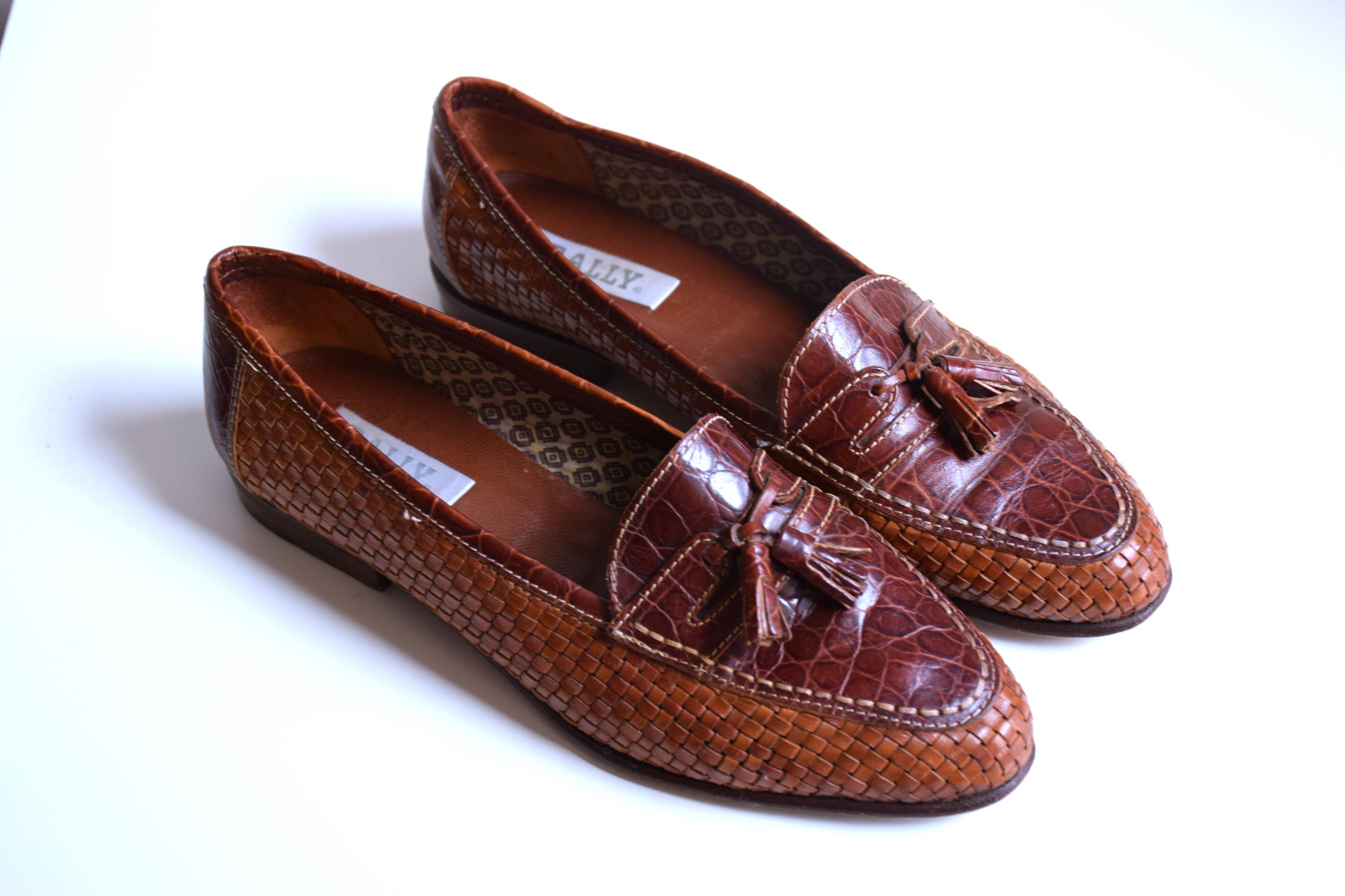 Vintage 90s Bally Woven Leather Loafers With Tassels, Brown  display picture 2