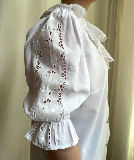 Vintage 90s ruffle lace collar folk blouse, embro… - image 4