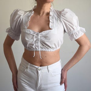 Vintage White Dirndl Crop Top: Boho Oktoberfest Blouse (Size 36 DE / 6 US)