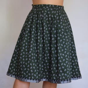 Vintage Floral Dirndl Skirt: Green & White Cotton Folk Skirt, Size M
