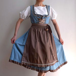 Vintage blue dirndl dress with a brown apron, sleeveless corset folk Oktoberfest dress, polka dot pattern, peasant dress, Bavarian, 44 DE