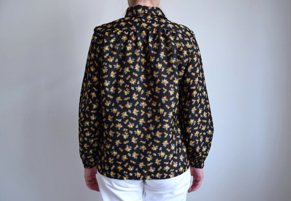 Vintage 70s black botanical pattern blouse, black… - image 7