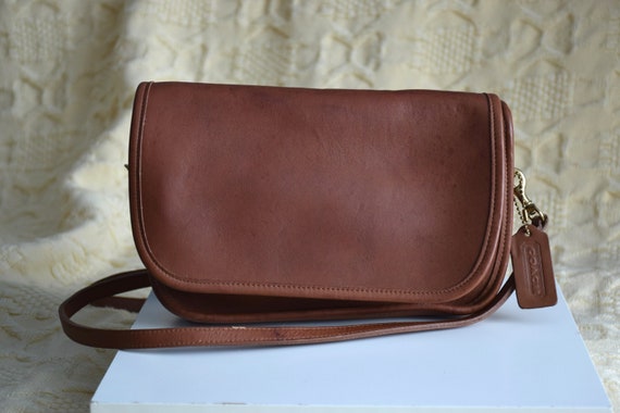 Small town leather handbag Coach Brown in Leather - 41245901