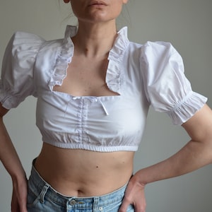Vintage White Dirndl Crop Top: Puffy Sleeve Peasant Blouse (Size 36 DE)
