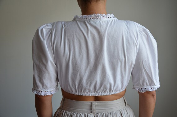 Vintage 90s Dirndl crop top, white folk blouse, b… - image 5