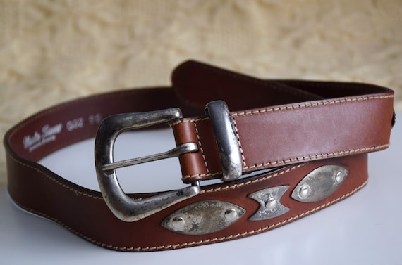 FOSSIL | Vintage Brown Leather Belt with Decorative Silver Buckles | Vintage Brown Leather Belt: Silver Moroccan Powder Horn  main image 3
