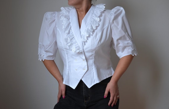 Blusa folk branca dos anos 90 com manga bufante, blusa austríaca