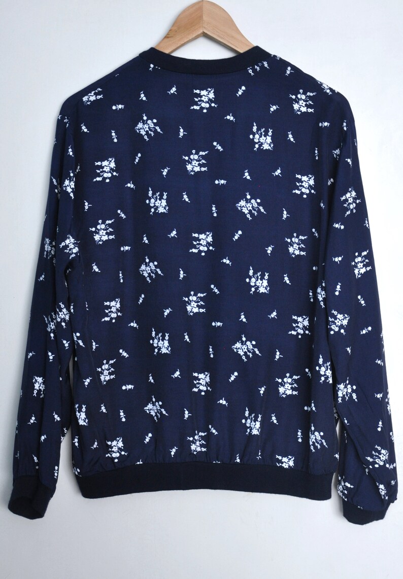 floral viscose hipster jacket women/'s blue and white print top Made in Italy L Vintage 90s floral print summer jacket OR Blouse