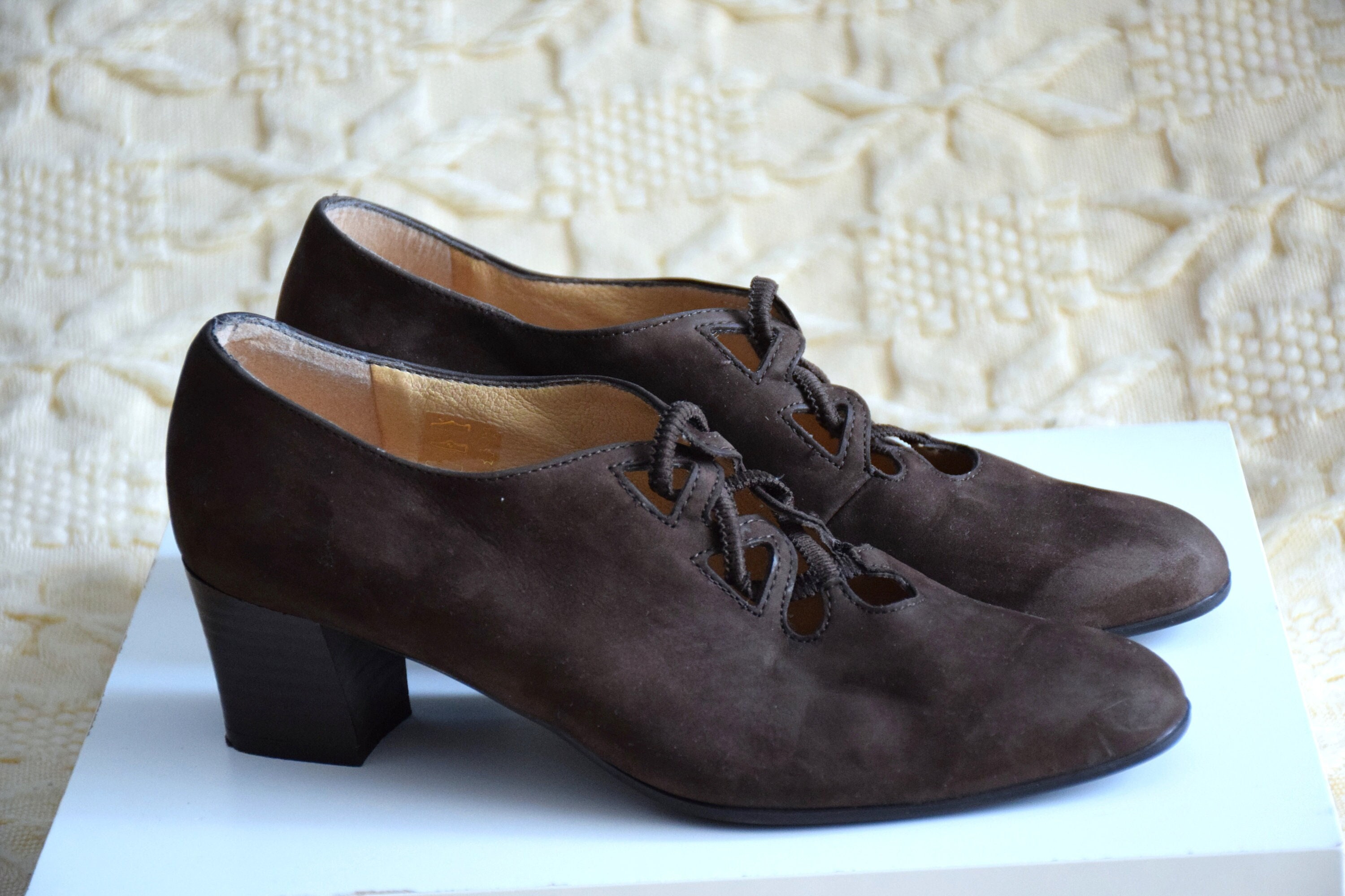 Vintage 90s Brown Leather Heeled Shoes, Hipster 90s Womens Pull On Shoes, Nubuck Criss Cross Strap Shoes, 37 EU, Block Heel Shoes Vintage 90s Brown Leather Heeled Shoes, Hipster 90s Womens Pull On Shoes, Nubuck Criss Cross Strap Shoes, 37 EU, Block Heel Shoes