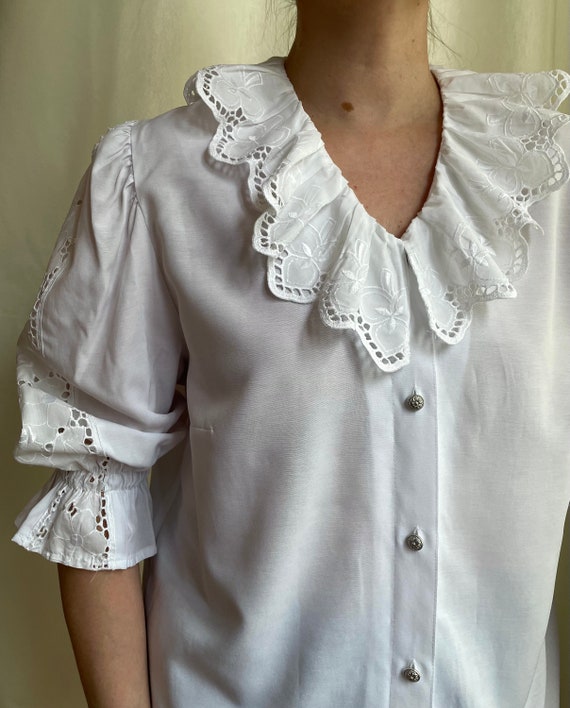 Vintage 90s ruffle lace collar folk blouse, embro… - image 3